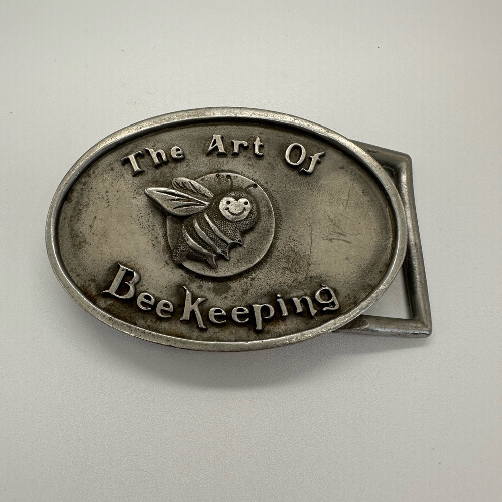 VINTAGE SILVER TONE METAL BELT BUCKLE BEE KEEPERS 🐝🍯